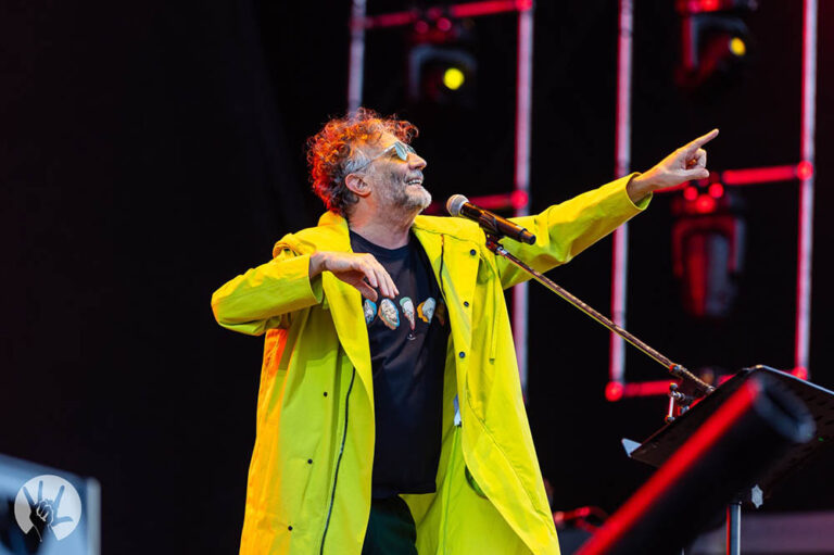 Billy Idol hace cátedra en el Vive Latino