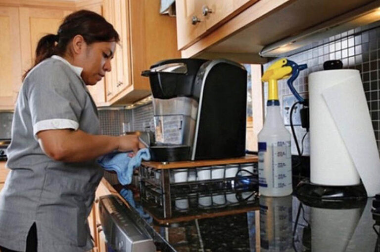 Apenas 2.5% de empleadas domésticas tiene Seguro Social