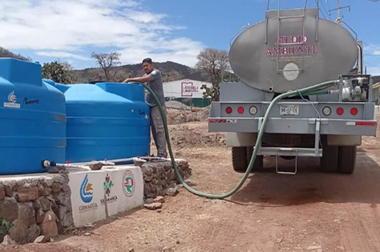Asegura la Conagua que en tres meses ha repartido casi 13 millones de litros de agua en la capital potosina
