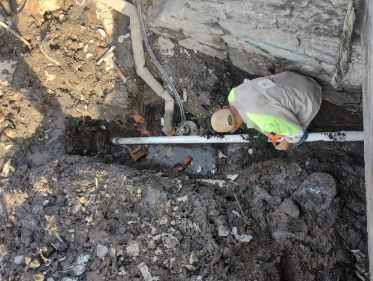 Saboteadores roban material sin valor y dejan sin agua a dos colonias