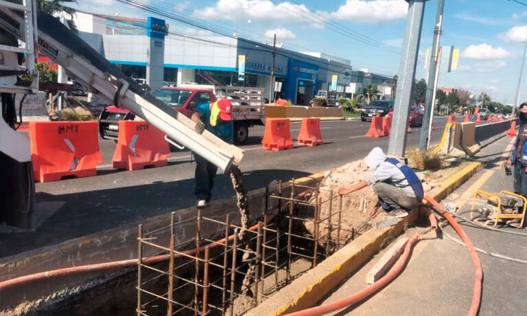 Inicia instalación de puente peatonal en Cordillera de los Alpes; contará con elevadores
