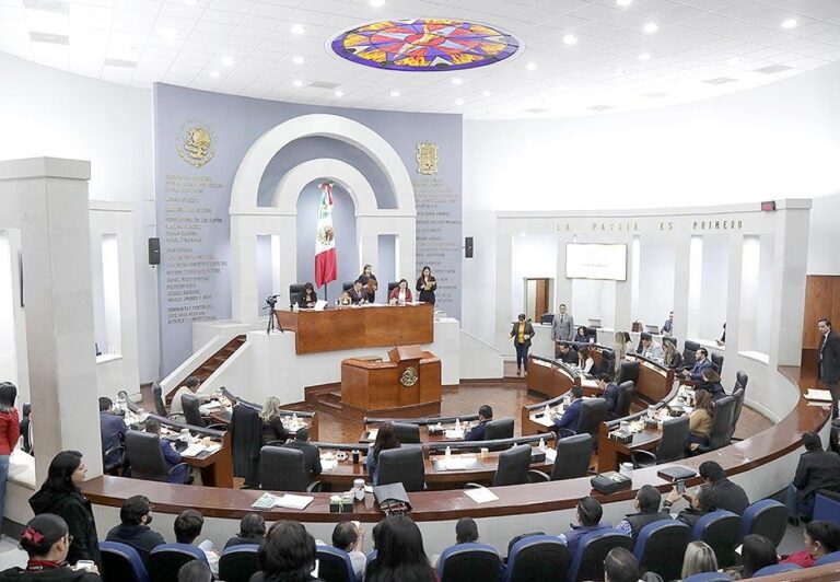 Legisladores de SLP, caros e improductivos
