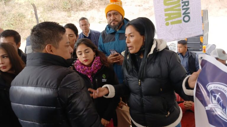 Madre de joven desaparecido encara al gobernador en Rioverde