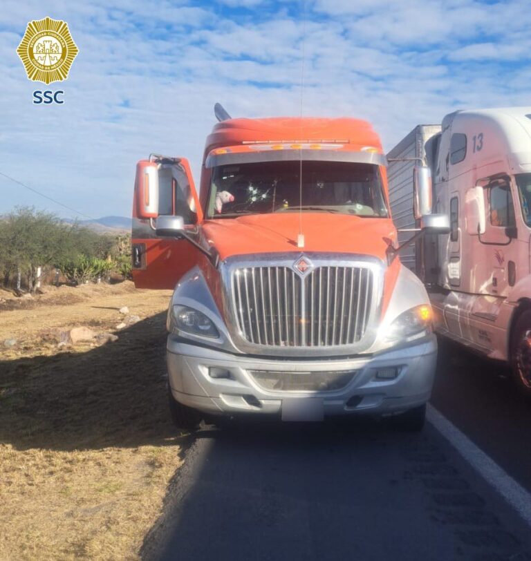 Balacera en la carretera SLP-Guanajuato por intento de robo de mercancía valuada en 5 millones de pesos