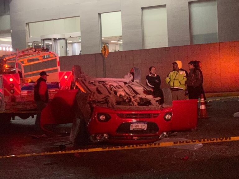 Mortal accidente en glorieta de Lomas del Tec