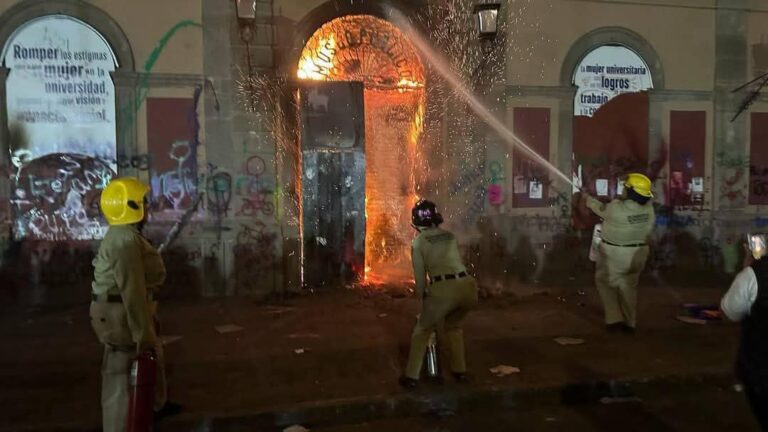 Las paredes se limpian, los incendios se apagan, pero las voces de las víctimas de violencia nunca serán silenciadas: UASLP