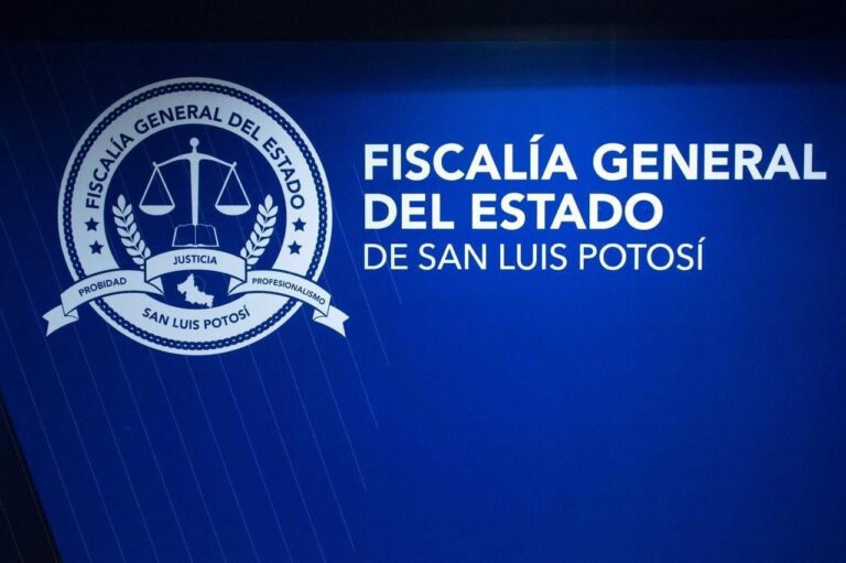 Asesinan a una persona afuera de un palenque en Tanquián