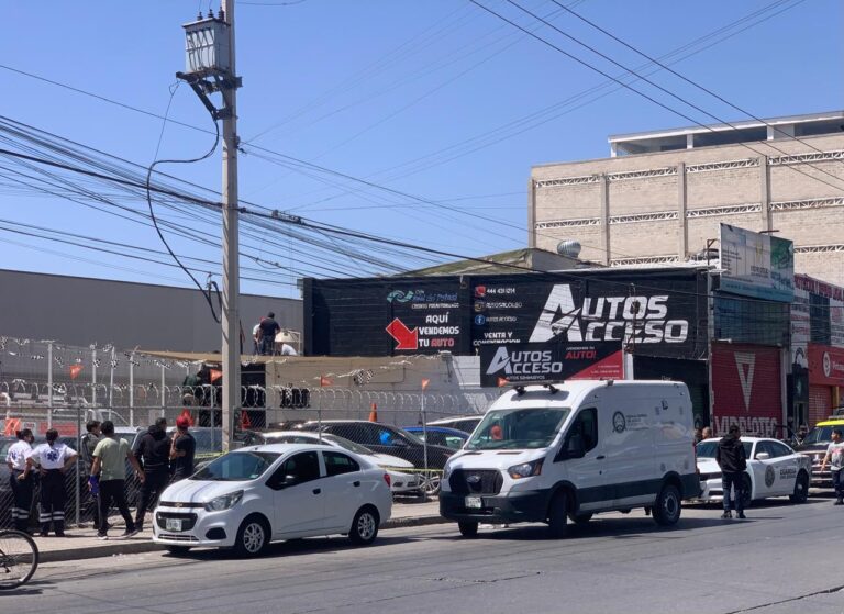Encuentran cadáver en un lote de autos en Acceso Norte