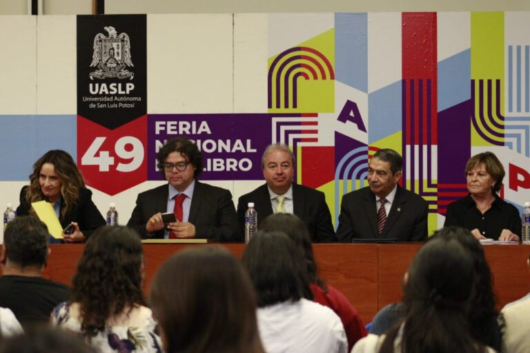 Experiencia inmersiva, exposiciones, música, talleres, podcast y nueva zona infantil en la Feria Nacional del Libro de la UASLP