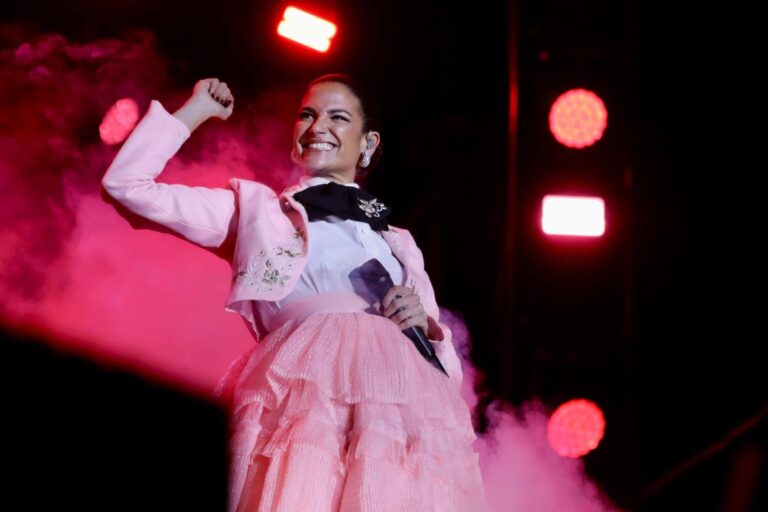 CRÓNICA- Natalia Jiménez en SLP: romanticismo, complicidad… y Algo Más