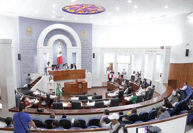 Da Congreso trato VIP a Gallardo