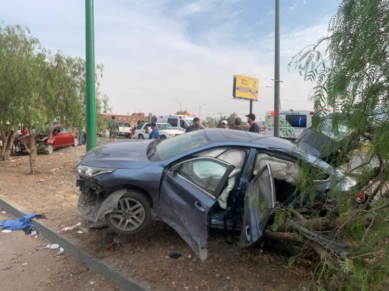 Aparatosa carambola de 4 vehículos deja saldo de 7 heridos, frente a Sendero