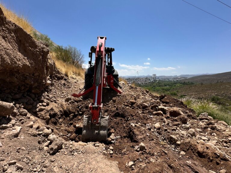 Combate Interapas megafuga de agua en el poniente de la ciudad