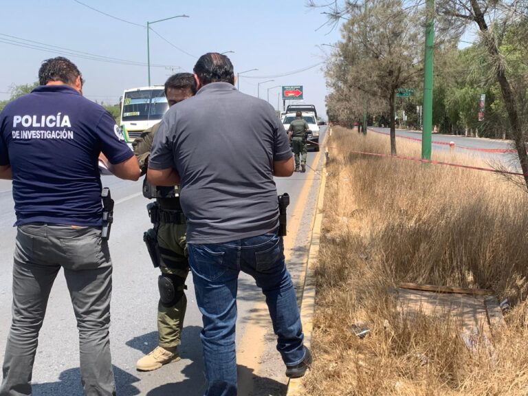 Hallan cuerpo sin vida junto a motocicleta en el fraccionamiento La Florida