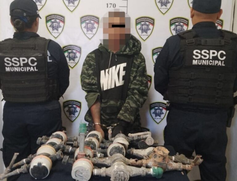 Arrestan a hombre por robar 15 medidores de agua en la Col. Burócrata