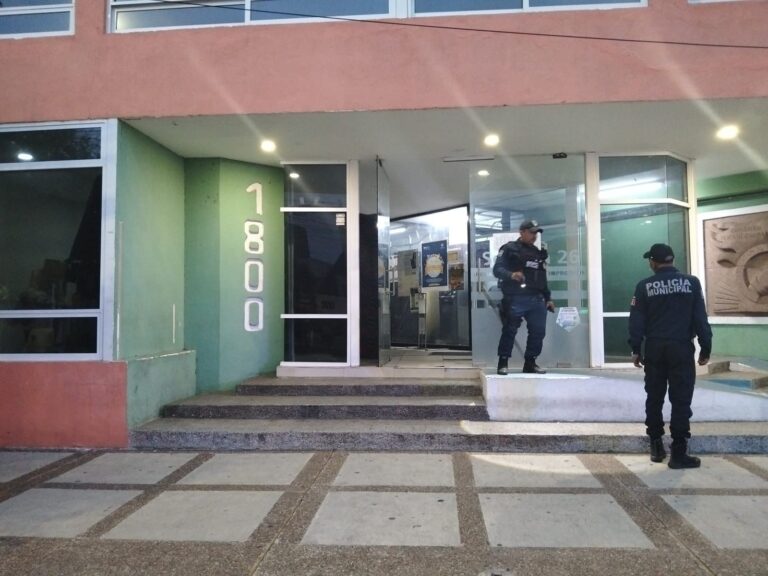Frustran robo de cajero automático en la Sección 26