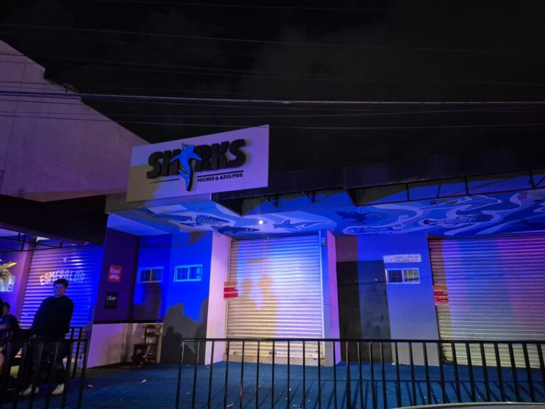 Clausura Comercio el “Sharks”