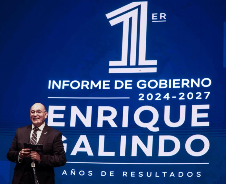 Testimonios, variedad partidista y anuncios para el 2026, en el informe de Galindo