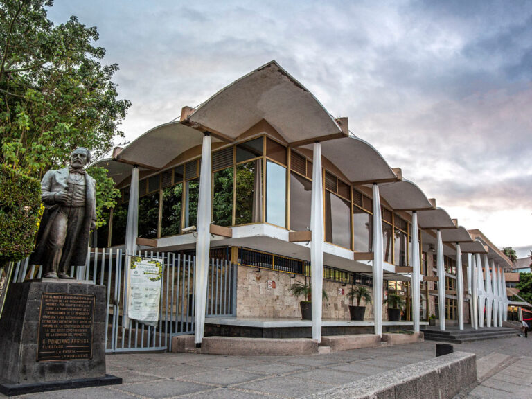 Niega juez suspensión definitiva a Durón Puente contra elección en la Facultad de Derecho