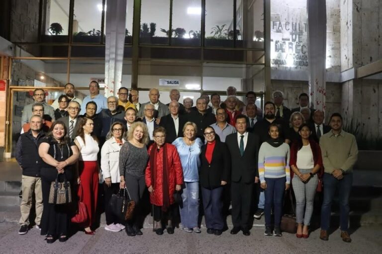 Con firmas repetidas y algunas falsas, docentes defienden la terna de Derecho