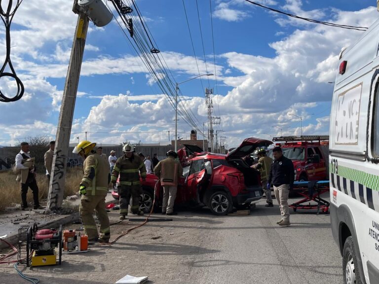 Aparatoso choque en el Anillo Periférico; una lesionada