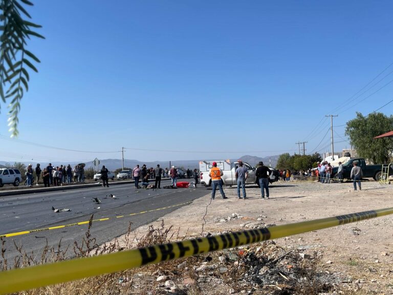 Muere pareja que viajaba en moto tras ser arrollada en la carretera a Zacatecas