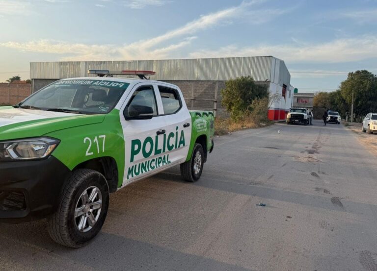 Agreden a policías municipales en Soledad; dos heridos