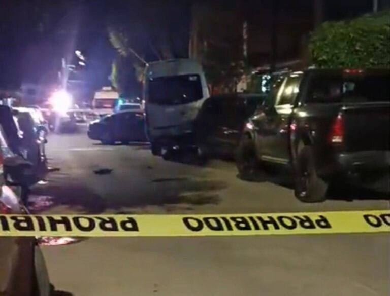 Localizan a una mujer sin vida dentro de un vehículo en Dalias del Llano