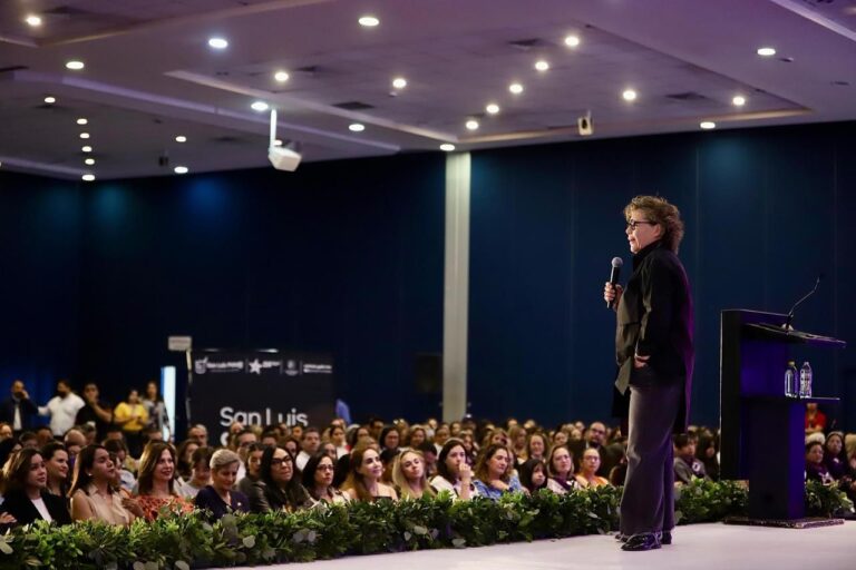 Gabriela Warkentin en SLP: la importancia de encontrar y defender nuestra voz