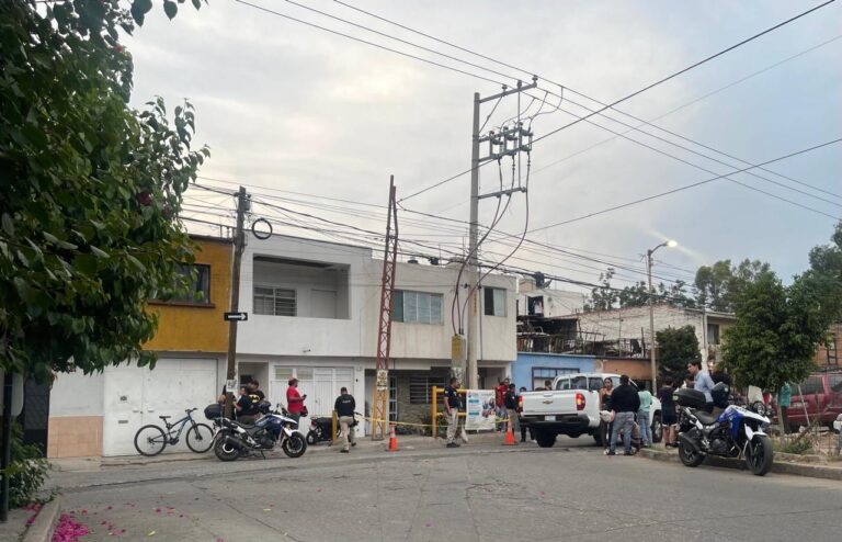 Motociclista muere tras chocar contra una vivienda en el barrio de Tequis