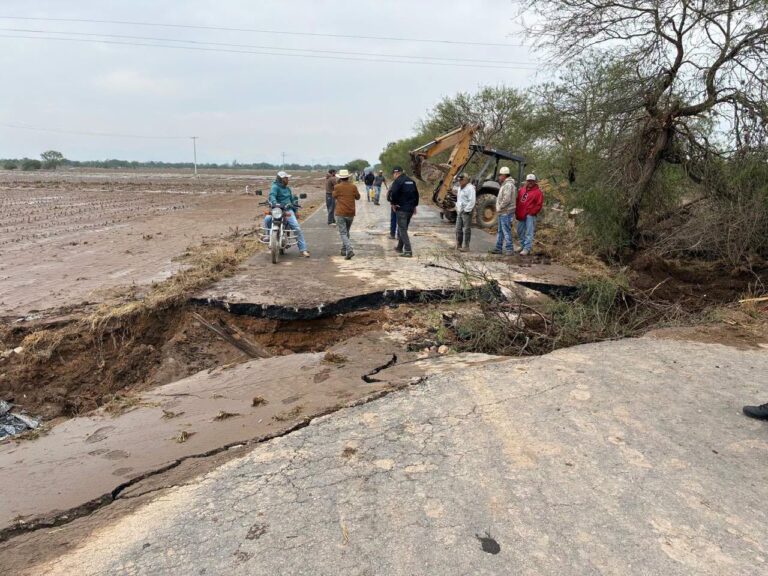 Aguacero y granizada provocan severos estragos en Bocas