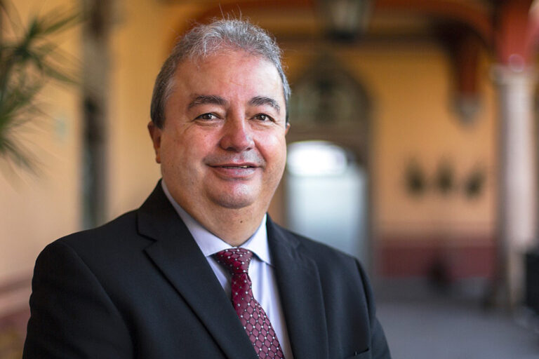 Federico Garza convierte la Secretaría General de la UASLP en “refugio post Fiscalía”