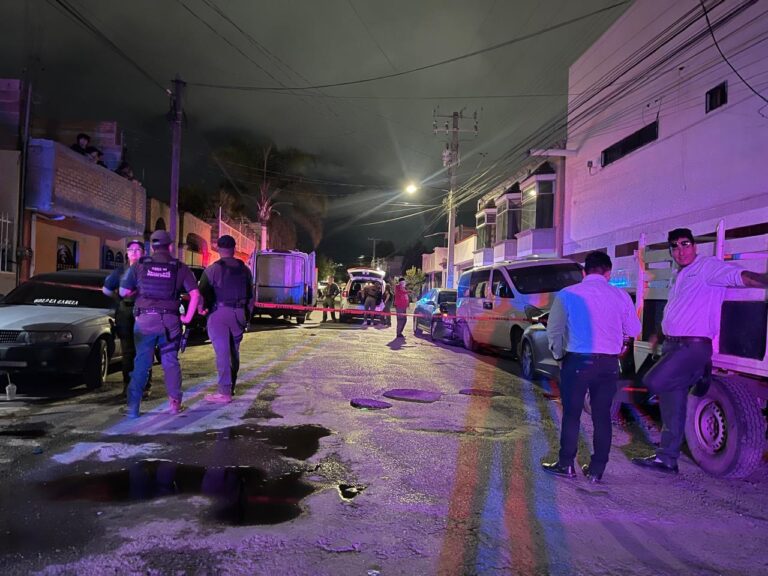 Ataque armado en la colonia Satélite deja un hombre sin vida y provoca carambola