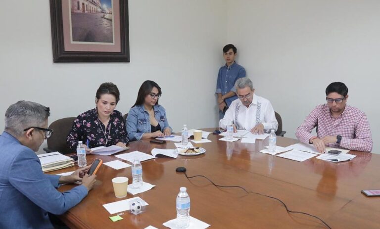 “Desaparecen” artículo transitorio que garantizaba permanencia de la fiscal