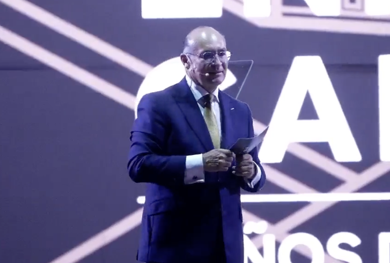 Galindo pide permiso para ir por la gubernatura de SLP