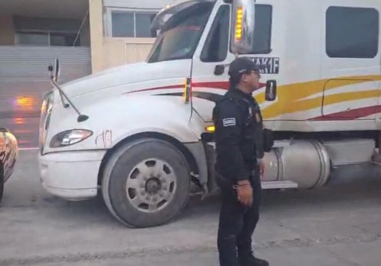 Detienen a tres por perforar sin permiso el Anillo Periférico, a la altura de Rinconada de los Andes